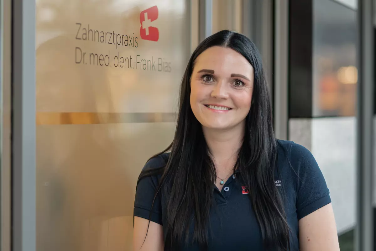 Mitarbeiterin Zahnarzt 1